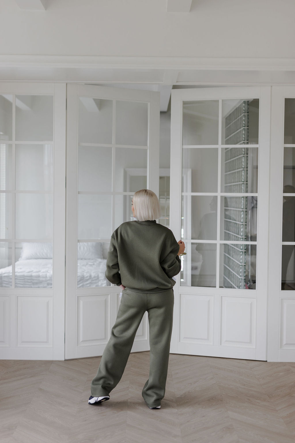 Kostiumėlis su pūkiu moterims